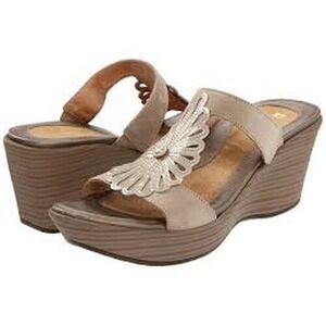 Naot Leather Fancy Wedge Sandals 37 US 6.5 Beige Gold Cutout Flower Comfort Boho